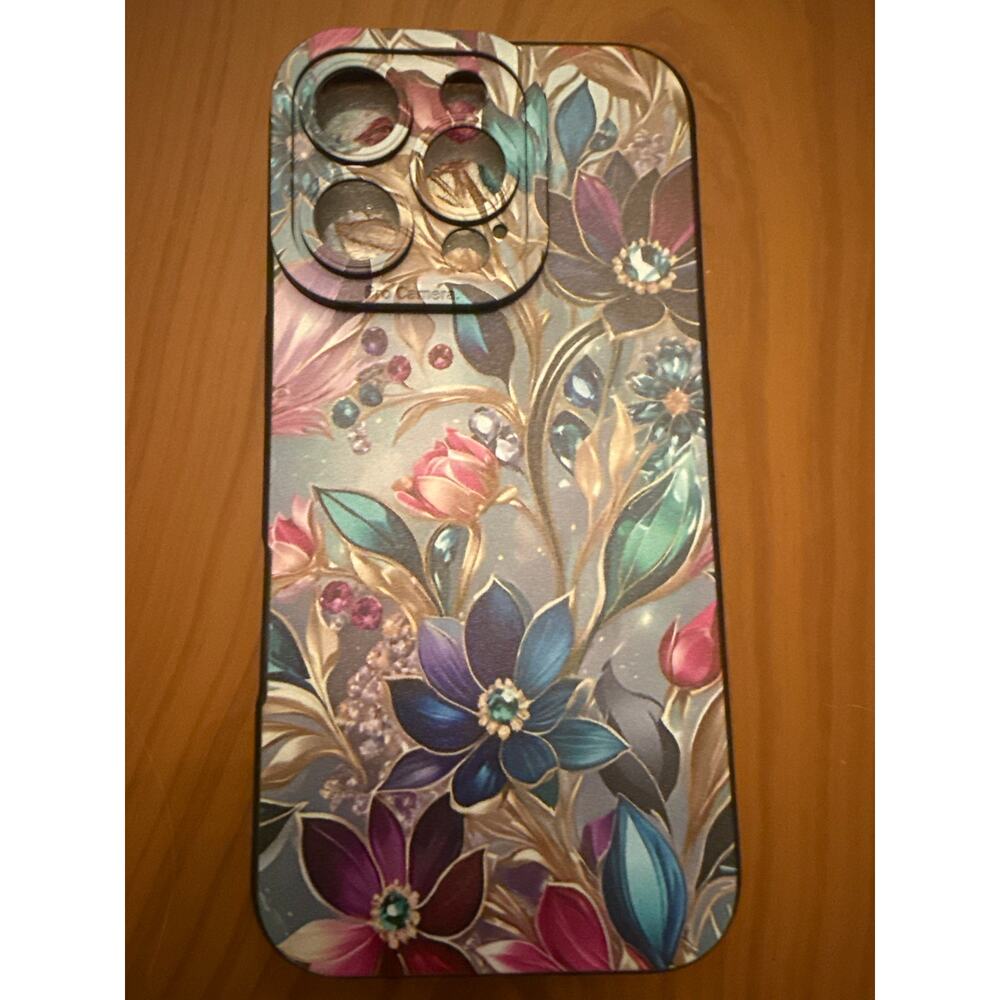 NWT iPhone 16 Pro Floral Snap On Case